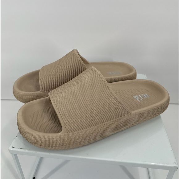 MIA Lexa Cloud Violett Sand Sandals Size 11M NEW - Picture 1 of 4